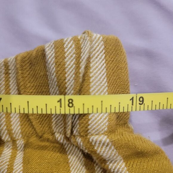 J Jill linen striped shorts, size Large - Picture 8 of 9